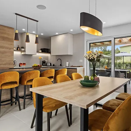 Zanetta Pet Friendly Near Porec For 8 People With Sea View & Private Pool *