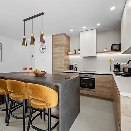 Willa Zanetta Pet Friendly Near Porec For 8 People With Sea View & Private Pool