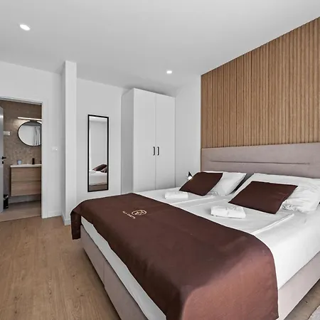 Zanetta Pet Friendly Near Porec For 6 People With Sea View & Private Pool مراسي