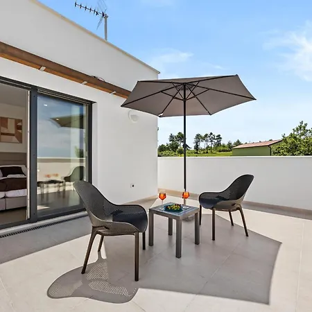 Zanetta Pet Friendly Near Porec For 6 People With Sea View & Private Pool 别墅 *