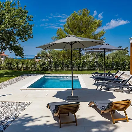 Zanetta Pet Friendly Near Porec For 6 People With Sea View & Private Pool * مراسي