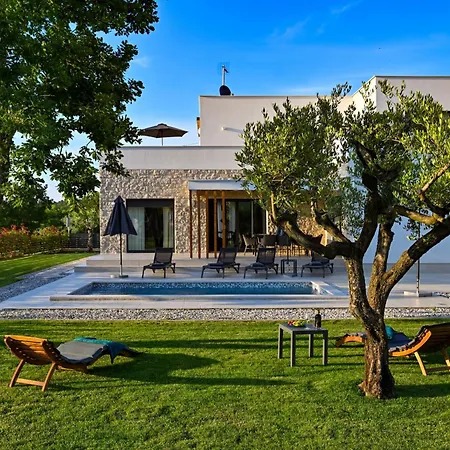 Zanetta Pet Friendly Near Porec For 6 People With Sea View & Private Pool *