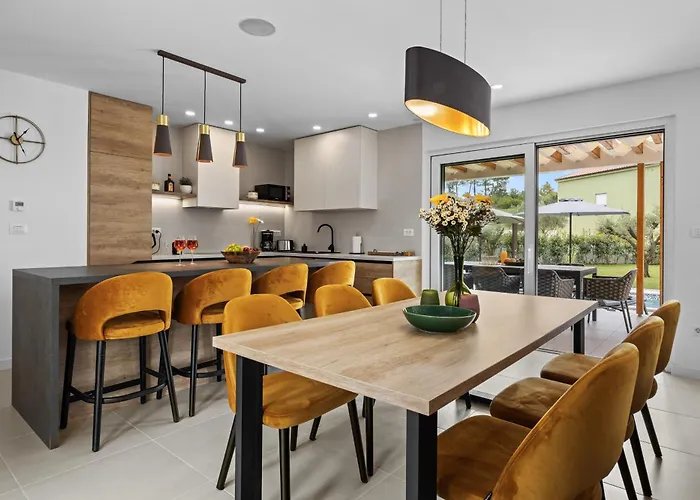Zanetta Pet Friendly Near Porec For 6 People With Sea View & Private Pool *