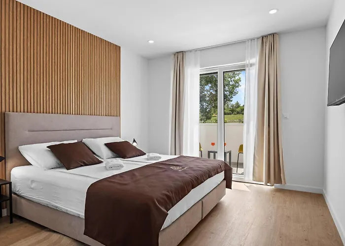 别墅 Zanetta Pet Friendly Near Porec For 6 People With Sea View & Private Pool