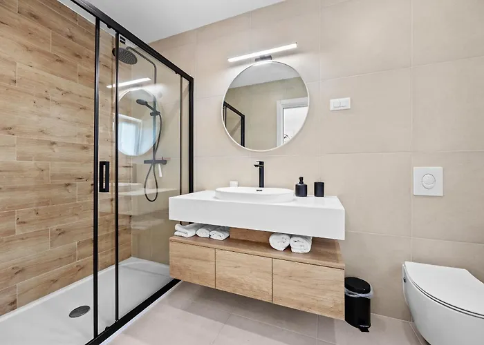 别墅 Zanetta Pet Friendly Near Porec For 6 People With Sea View & Private Pool Marasi