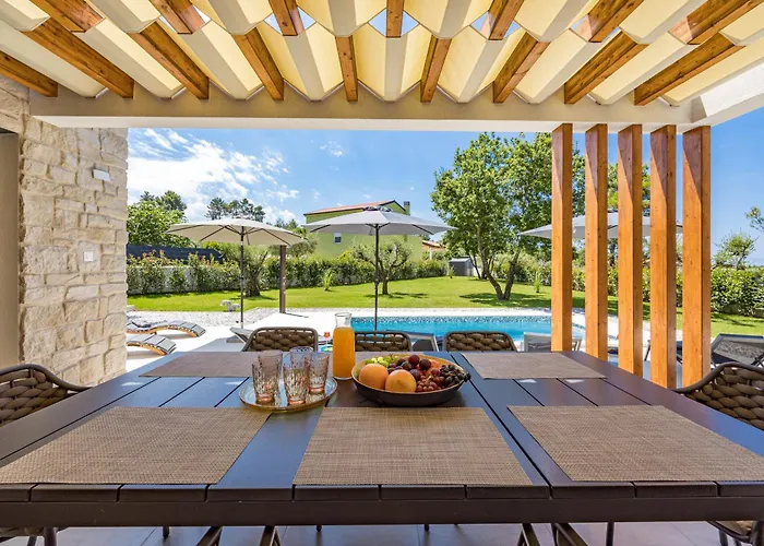 Zanetta Pet Friendly Near Porec For 6 People With Sea View & Private Pool *