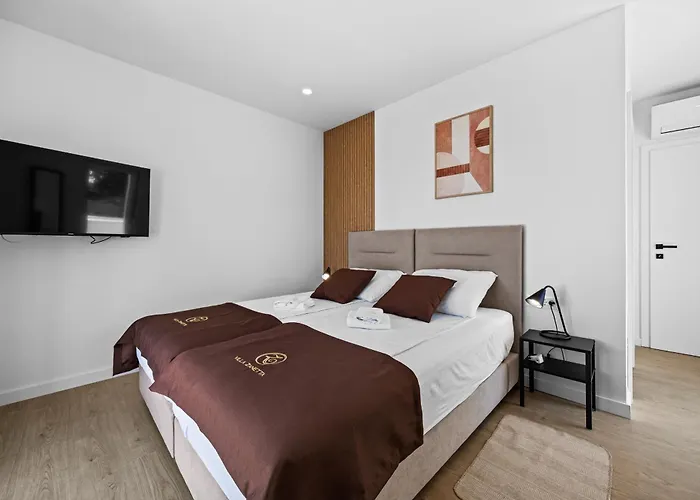 别墅 Zanetta Pet Friendly Near Porec For 6 People With Sea View & Private Pool