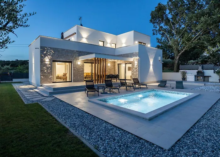别墅 Zanetta Pet Friendly Near Porec For 6 People With Sea View & Private Pool Marasi
